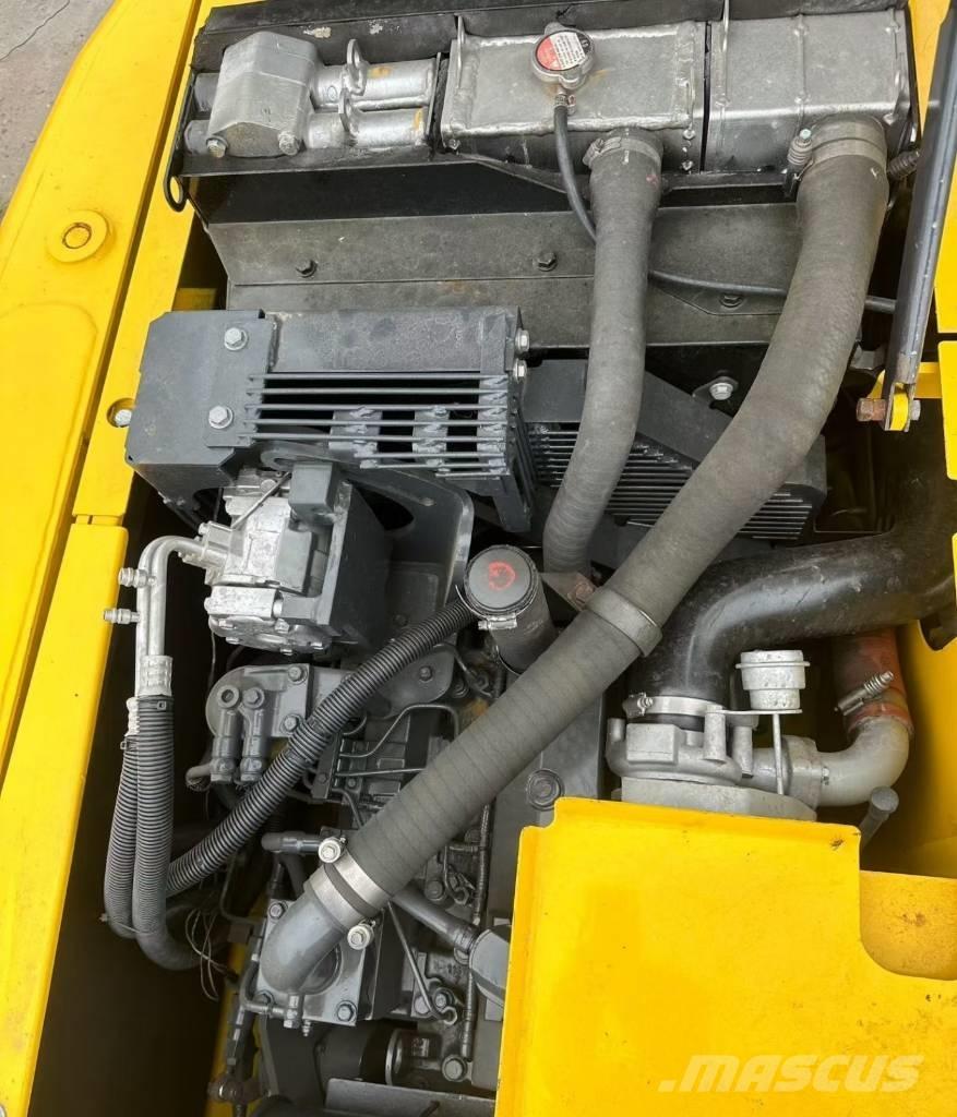 Komatsu 130 Bageri guseničari