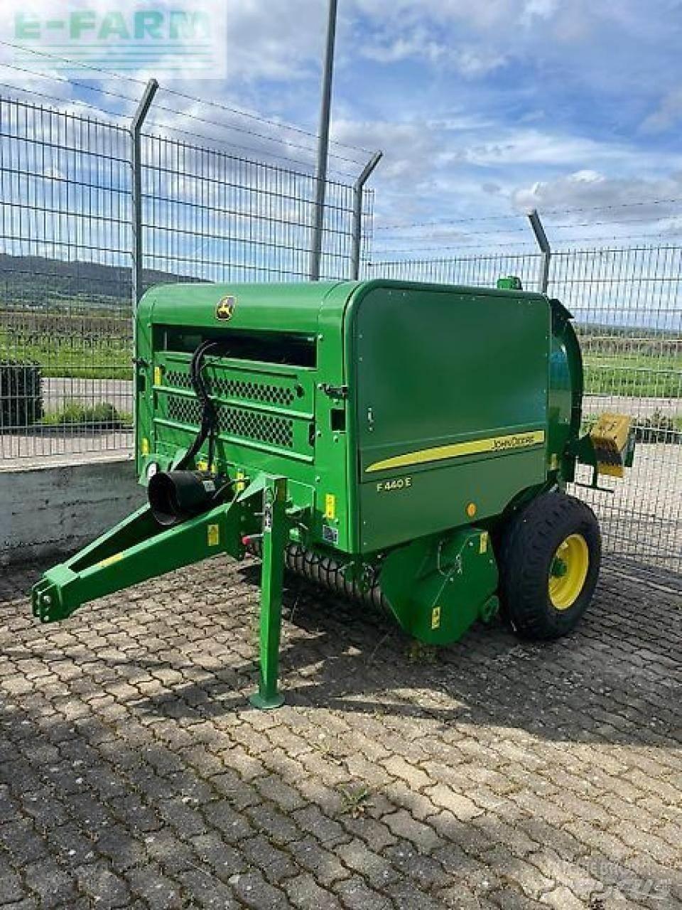 John Deere f440e Prese/balirke za četvrtaste bale