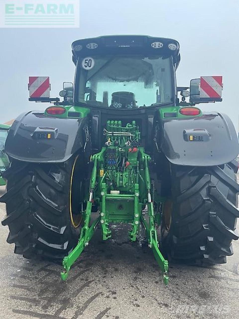 John Deere 6r 215 Traktori