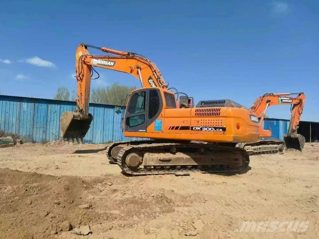 Doosan DX300LC-9 Bageri guseničari