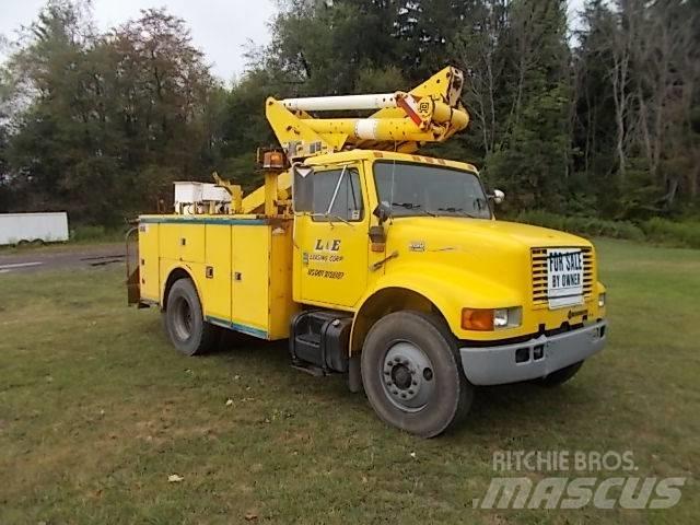 International 4900 Kamioni sa kranom