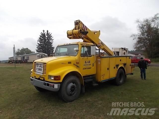 International 4900 Kamioni sa kranom