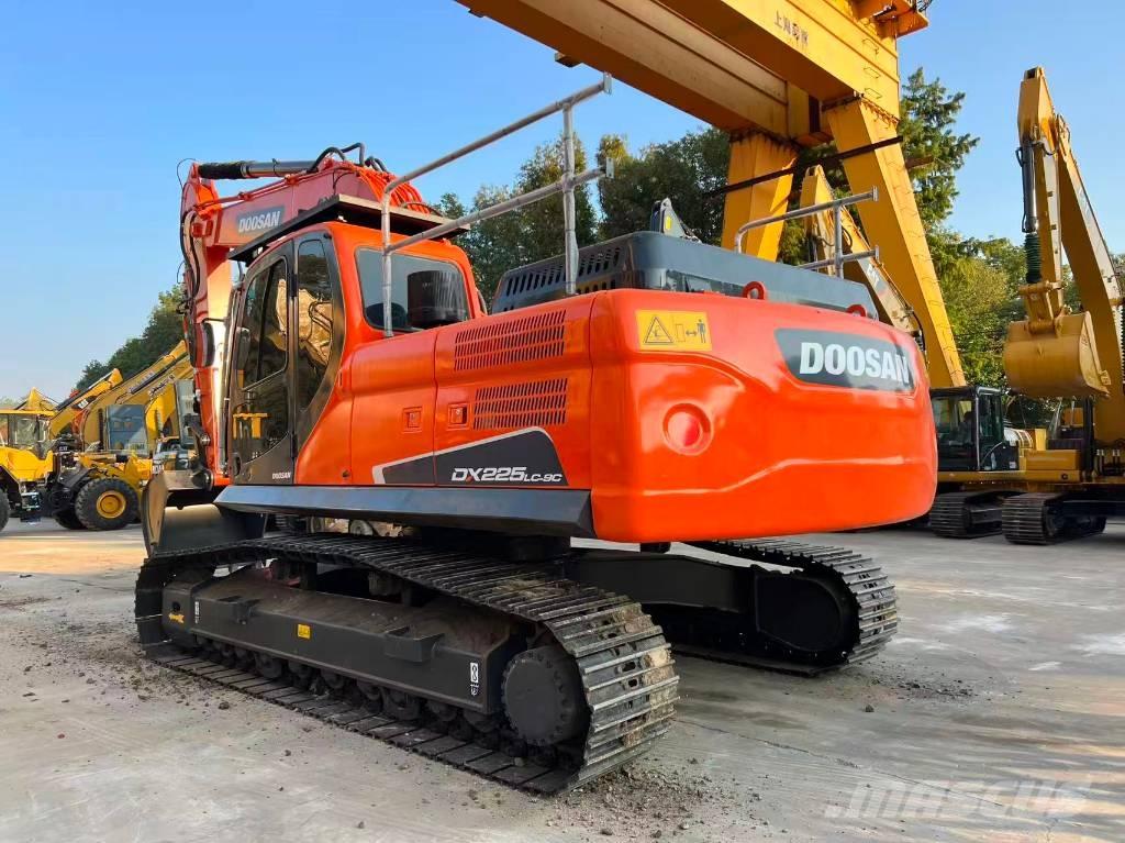 Doosan DX225LC-9C Bageri guseničari