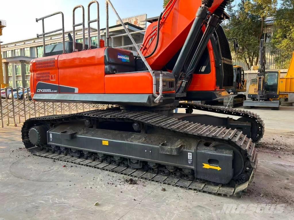 Doosan DX225LC-9C Bageri guseničari