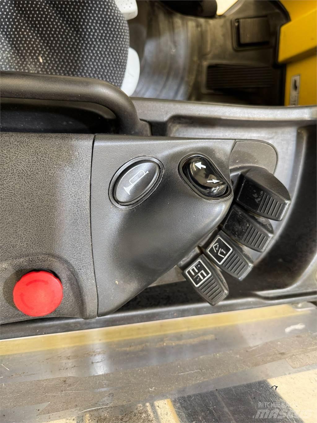 Hyster R1 6 Viljuškari sa pomičnim stupom