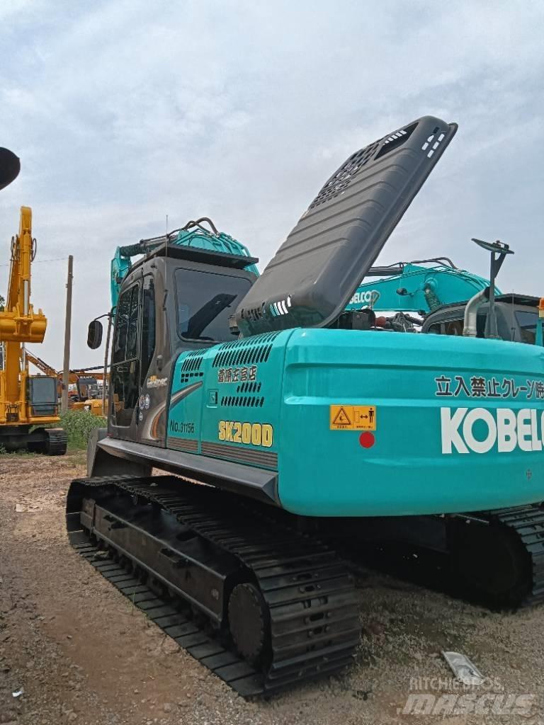Kobelco SK 200D Midi bageri 7t – 12t