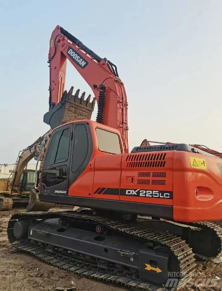 Doosan DX225 Bageri guseničari