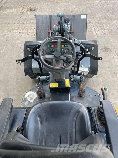 GiANT V452T X-TRA HD Mini utovarivači