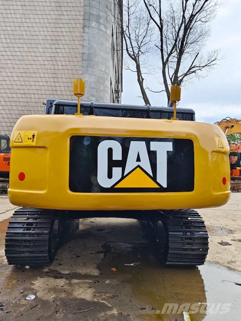 CAT 330D2L Bageri guseničari