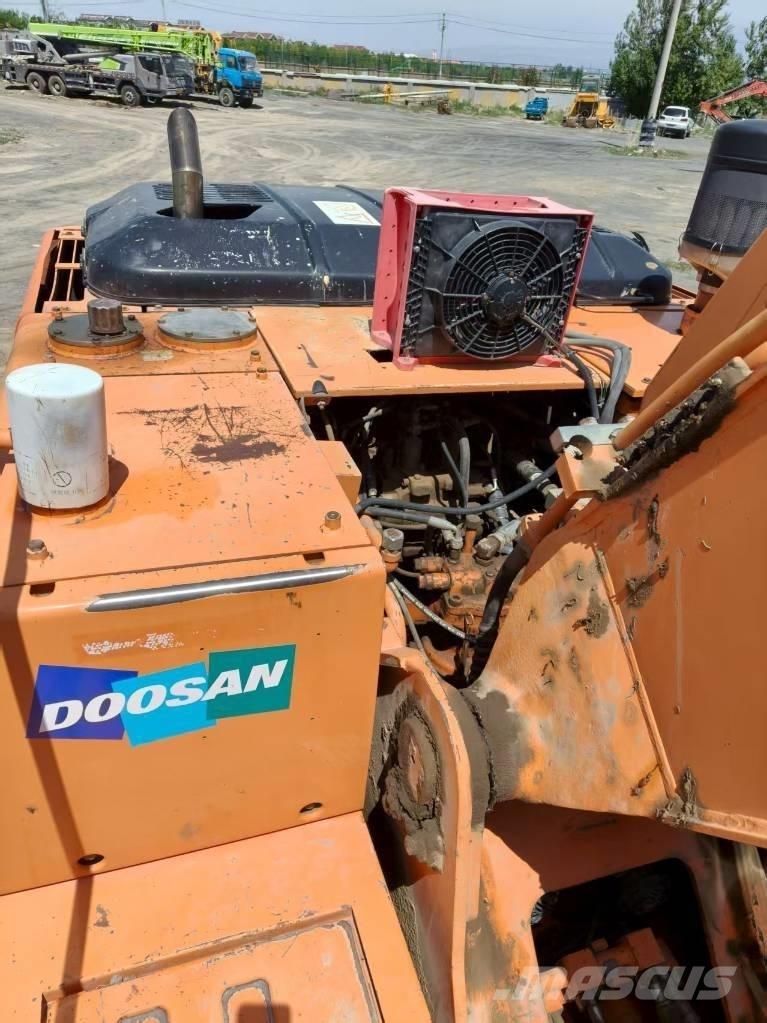 Doosan DH210W-7 Bageri točkaši