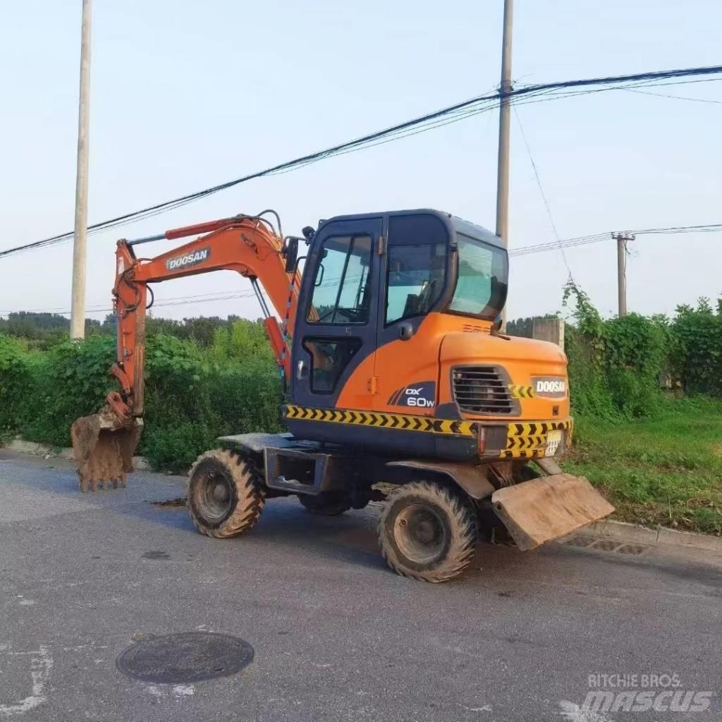 Doosan DX60W Bageri točkaši