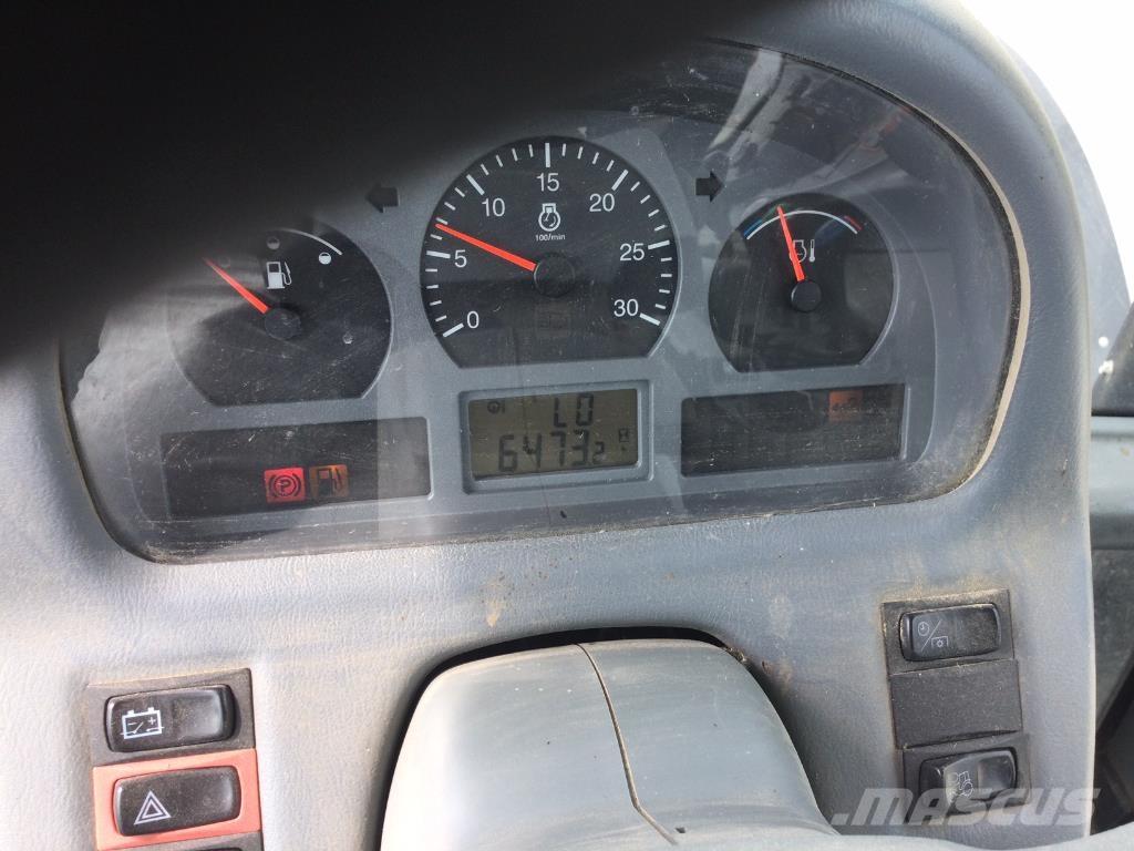 Valtra N123 Traktori