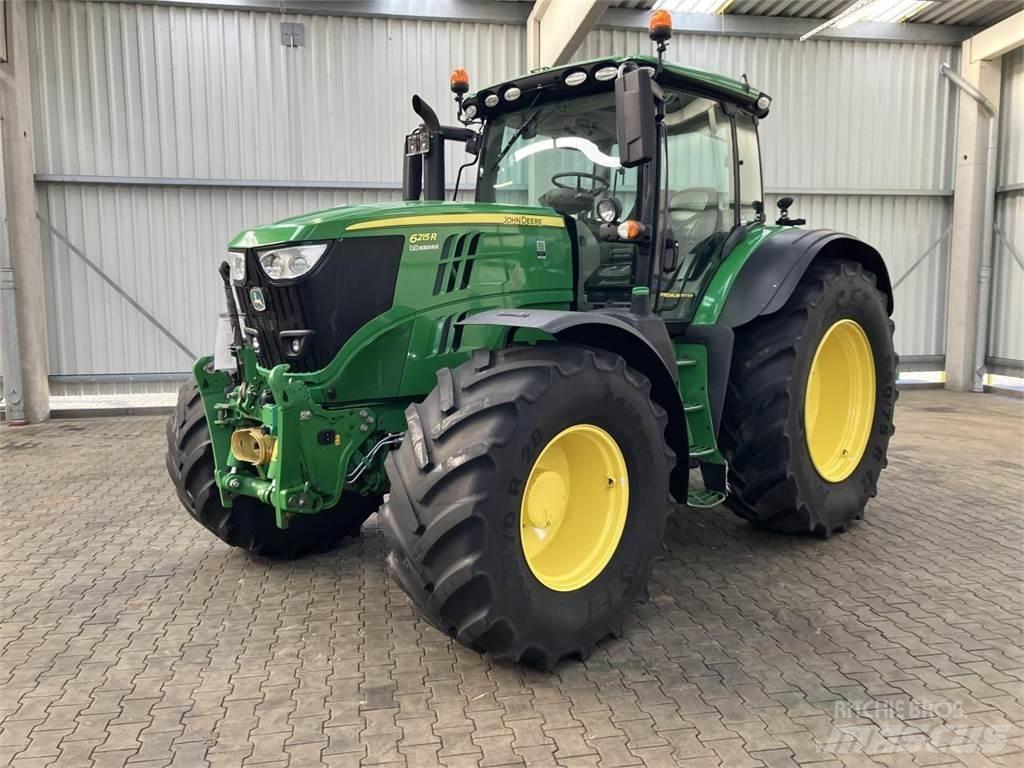 John Deere 6215R Traktori