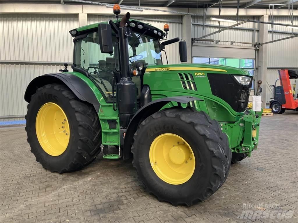John Deere 6215R Traktori