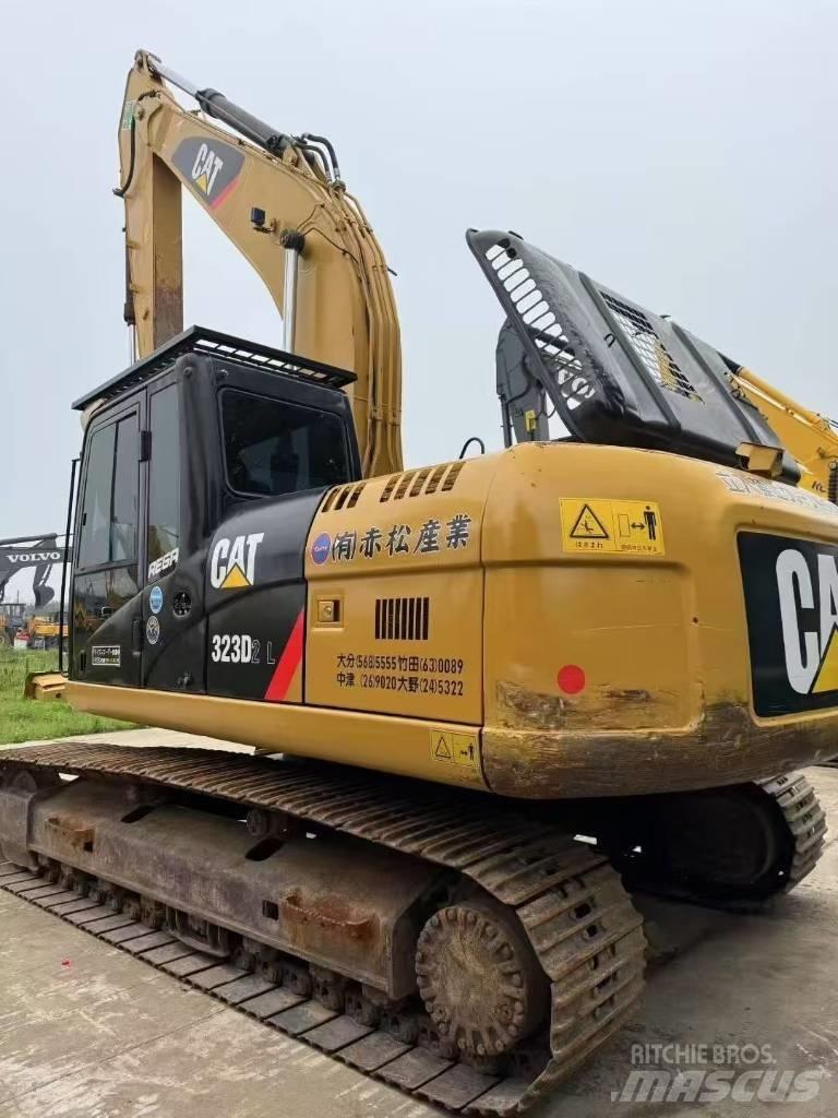 CAT 323D Bageri guseničari