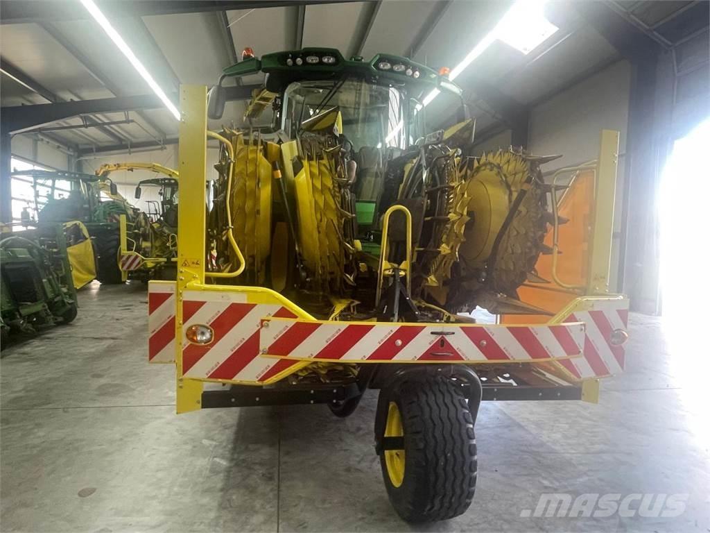 John Deere 9500 i Mašine za stočnu hranu sa sopstvenim pogonom