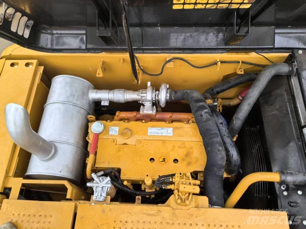 CAT 320D2 Midi bageri 7t – 12t