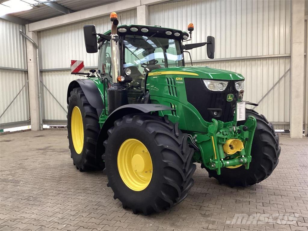 John Deere 6215R Traktori