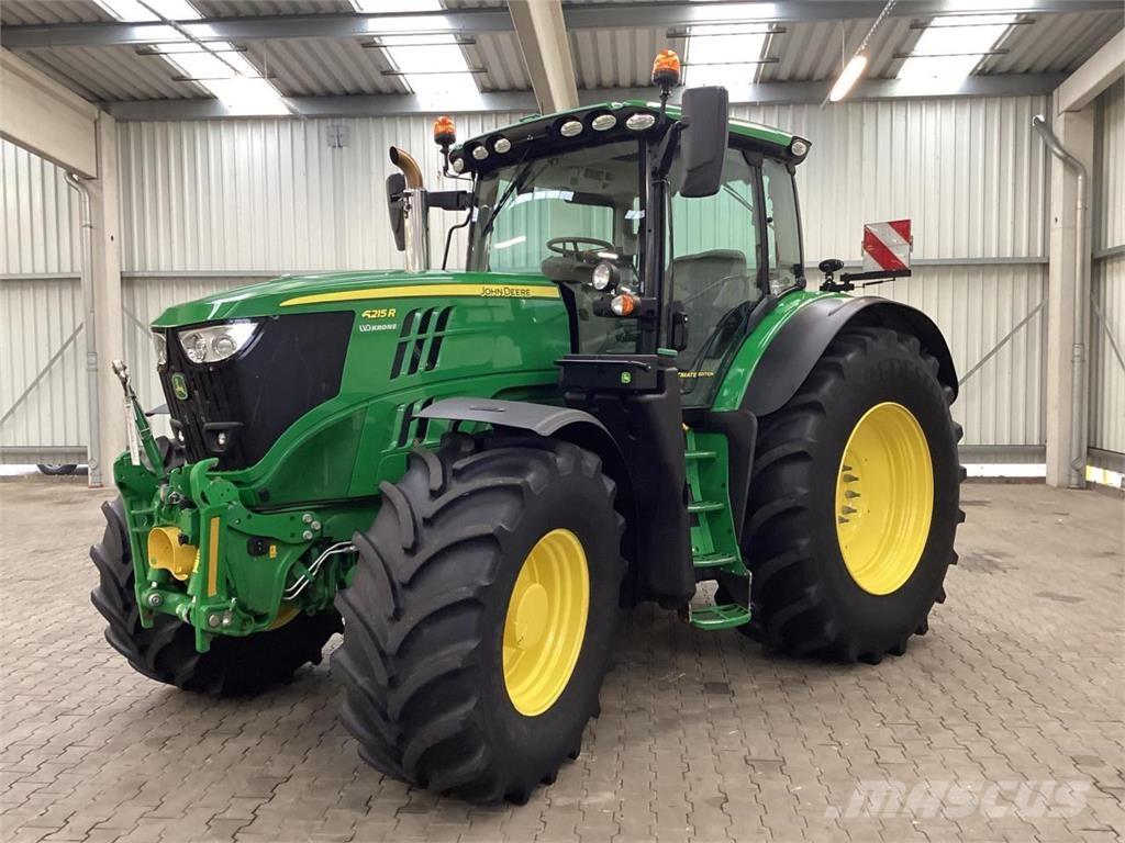 John Deere 6215R Traktori