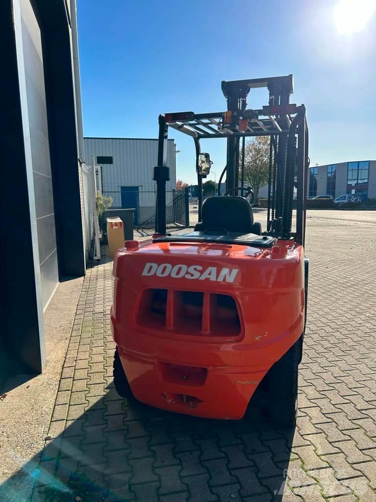 Doosan D50C-5 Dizelski viljuškari