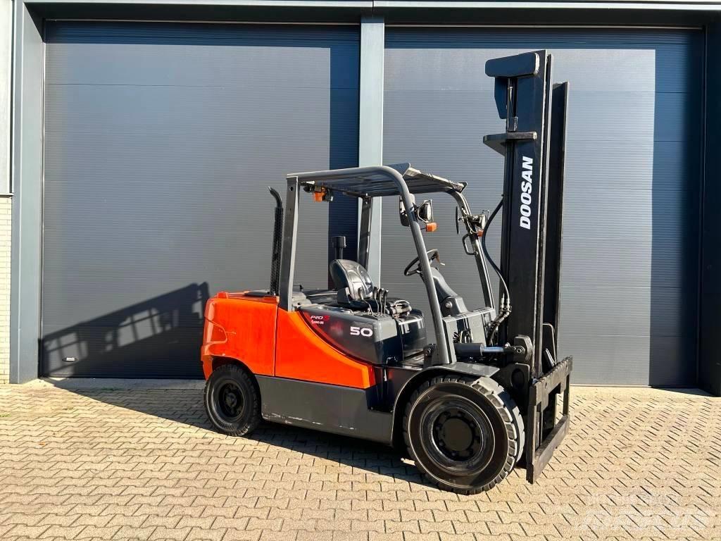 Doosan D50C-5 Dizelski viljuškari