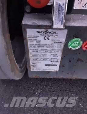 SkyJack SJ III 3226 Makazaste platforme