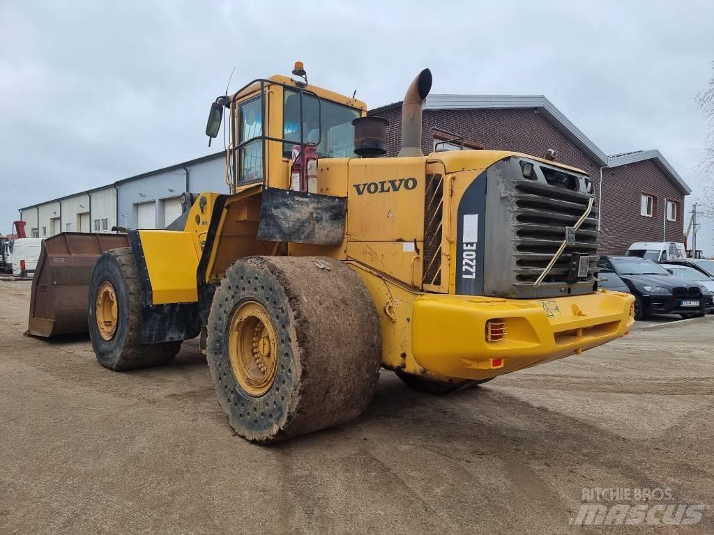 Volvo L 220 E Utovarivači na točkove