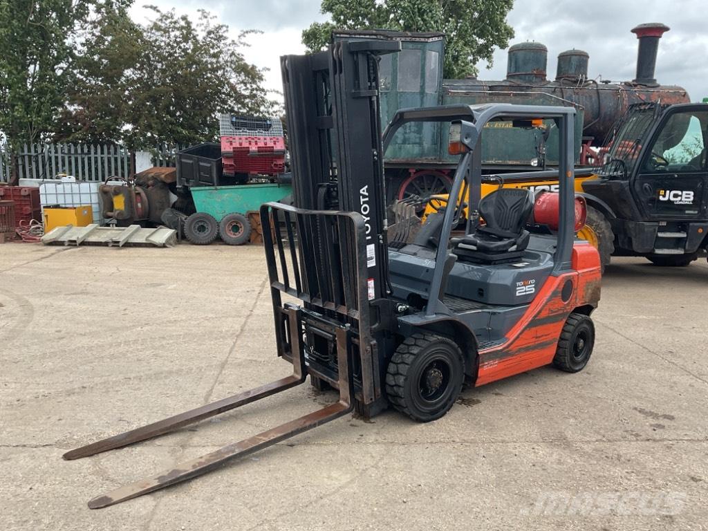 Toyota 02-FGF25 Plinski viljuškari