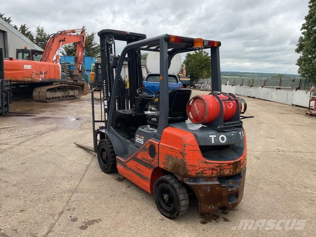 Toyota 02-FGF25 Plinski viljuškari