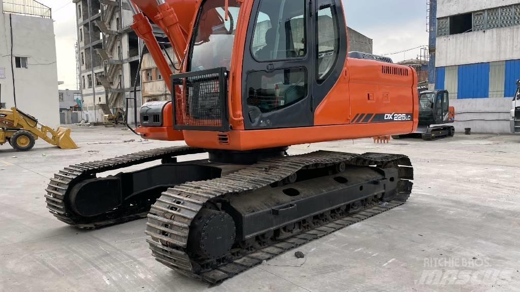 Doosan DX 225 Bageri guseničari