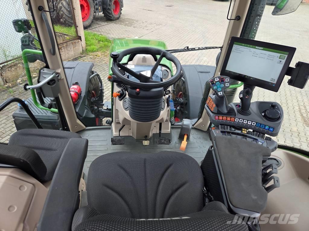 Fendt 724 Vario Traktori