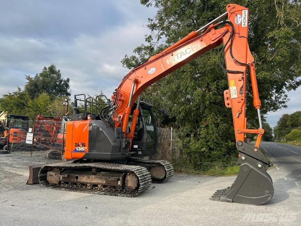 Hitachi ZX 135 US-6 Bageri guseničari