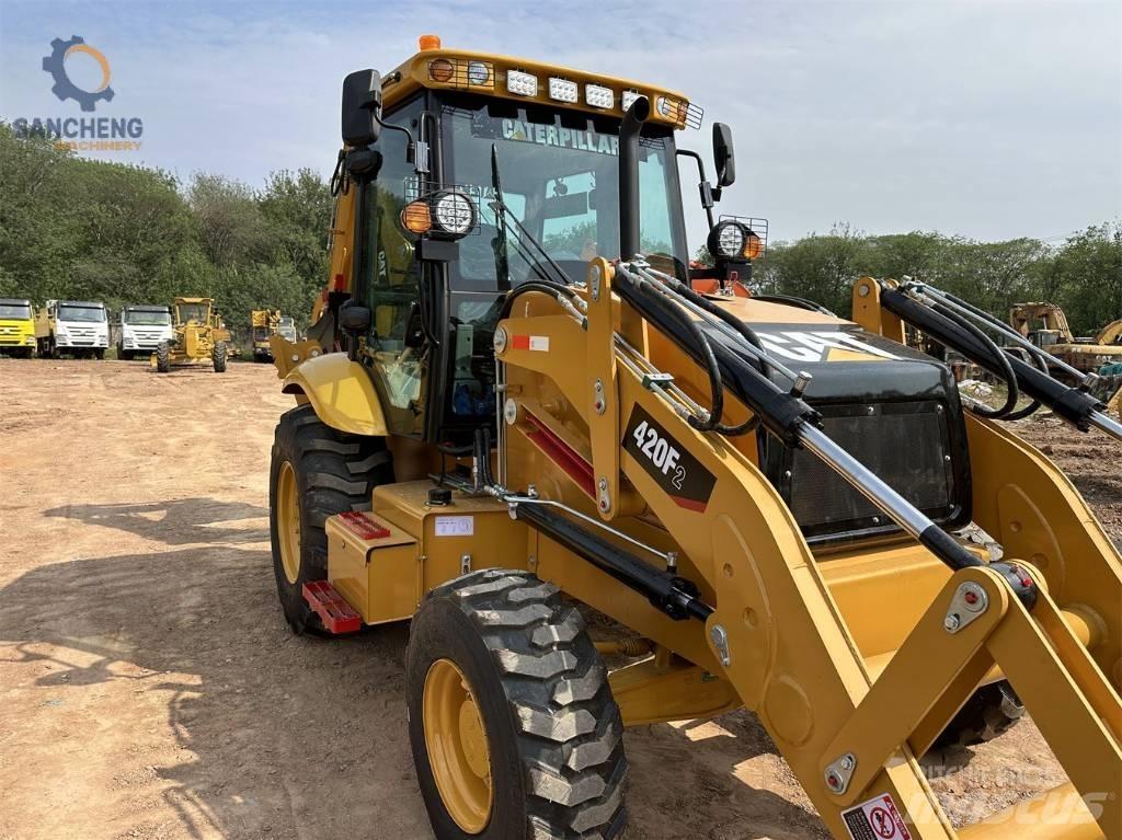 CAT 420F2 Rovokopači
