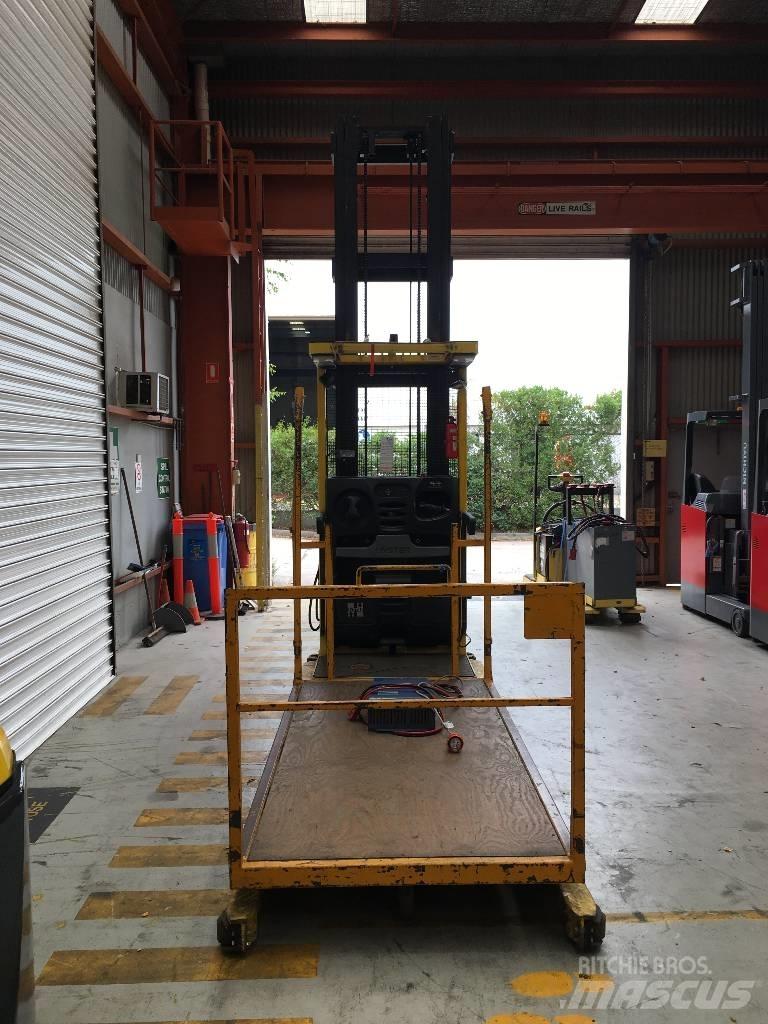 Hyster R30XMF2 Visoko dizajući komisioni viljuškar