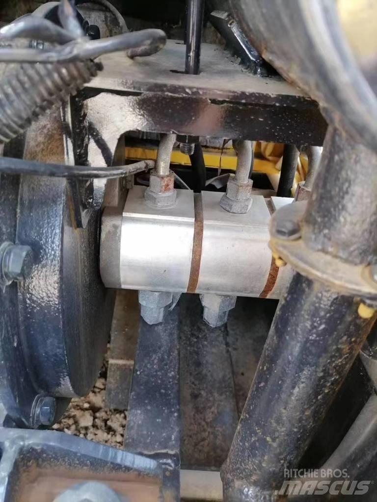 Komatsu PC18 Bageri guseničari