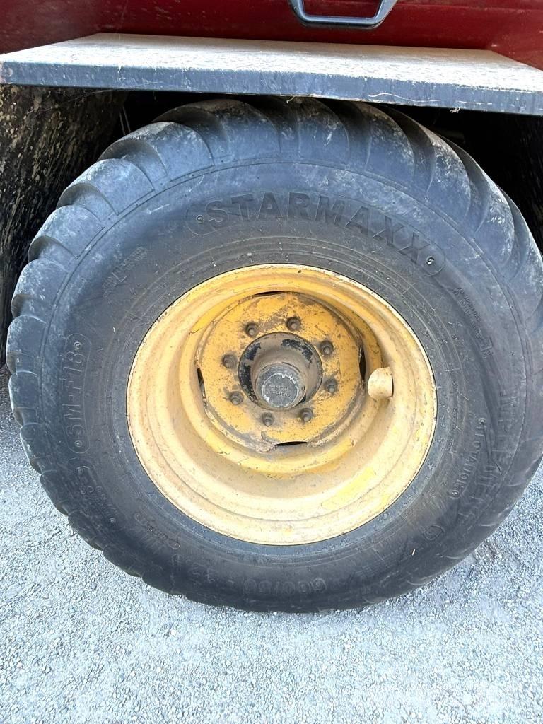 New Holland D 1210 Prese/balirke za četvrtaste bale