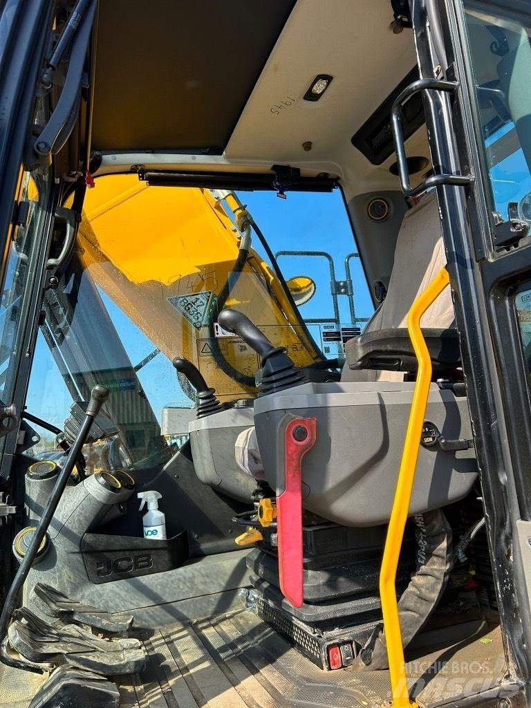 JCB 220X L Bageri guseničari