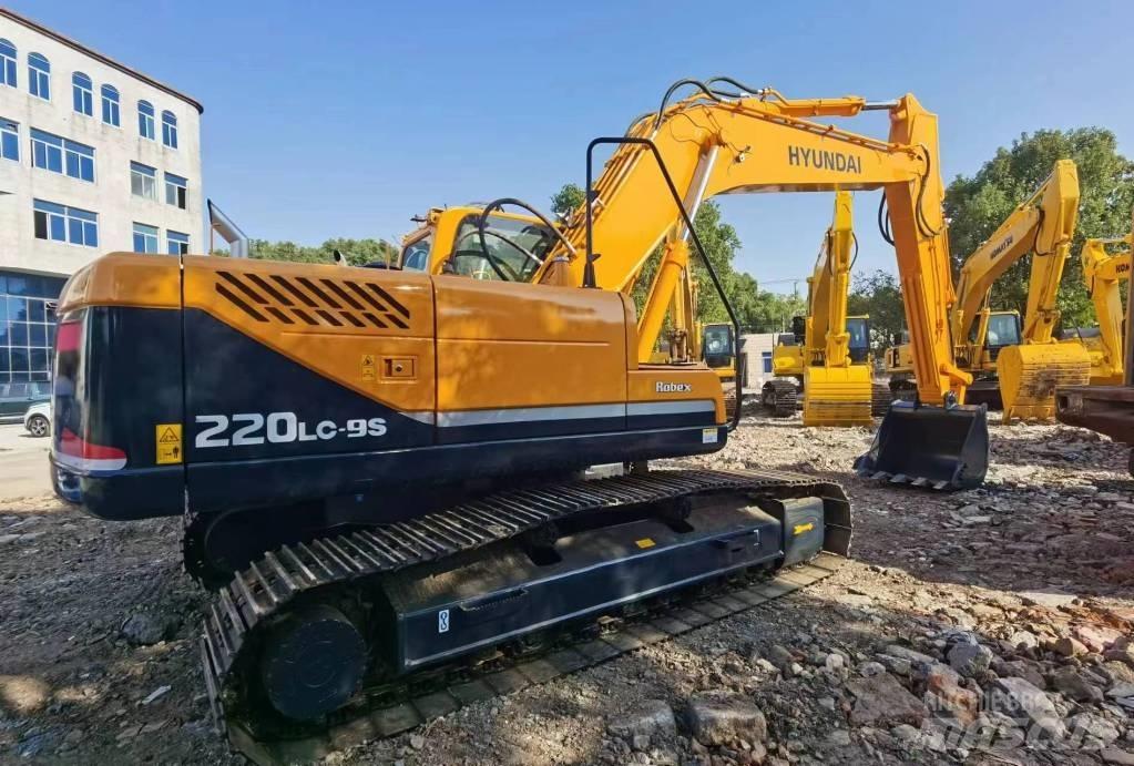 Hyundai R220LC-9S Bageri točkaši