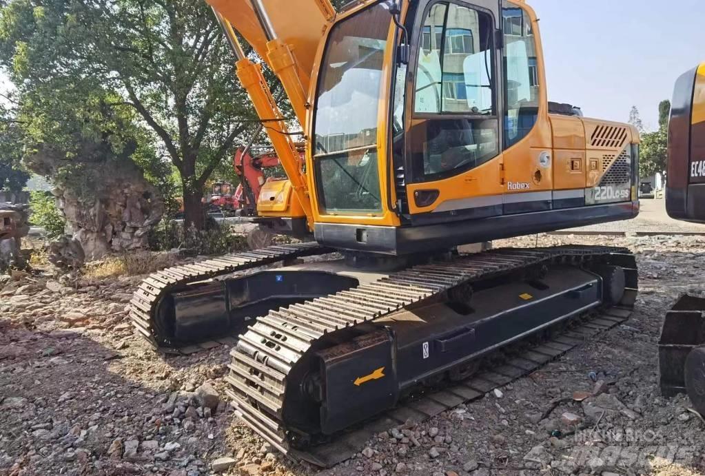 Hyundai R220LC-9S Bageri točkaši