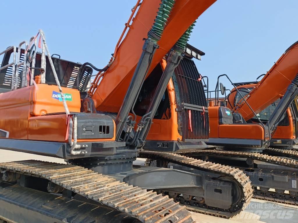 Doosan DX300-9 Bageri guseničari