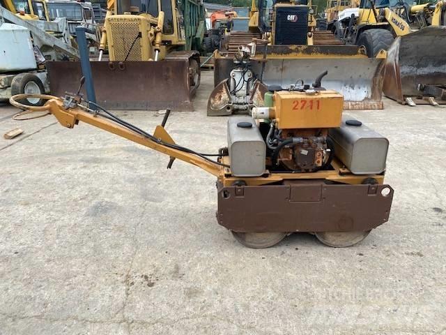 CASE Vibromax W 70 Valjci sa duplim bubnjem