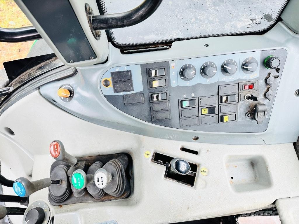 Valtra T 131 Traktori