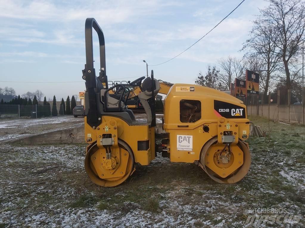 CAT CB 24 B Valjci sa duplim bubnjem
