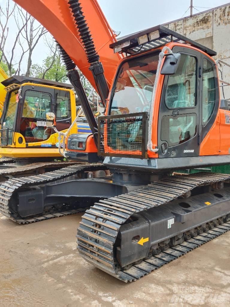 Doosan DX300 Bageri guseničari