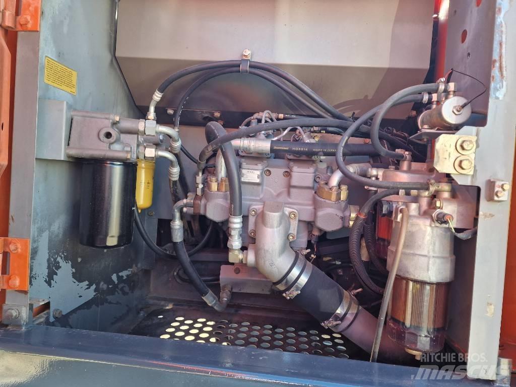Hitachi ZX 210-3 Bageri guseničari