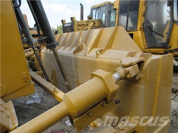 CAT D 6 R Buldožeri guseničari