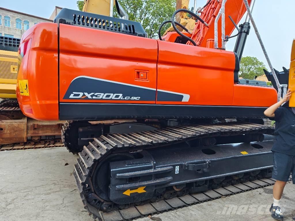 Doosan DX 300 LC Bageri guseničari
