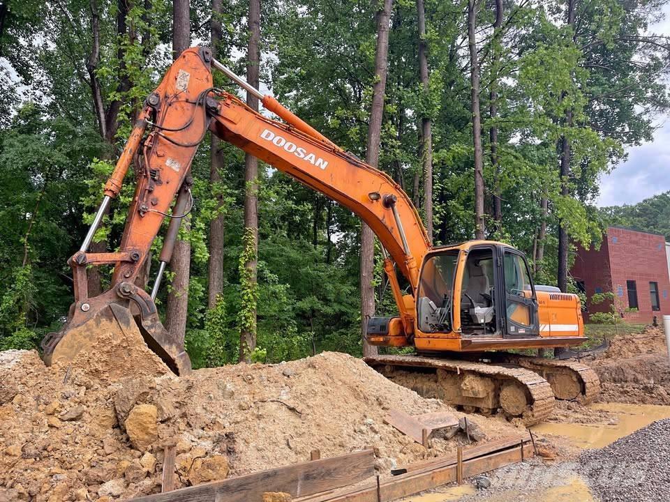Doosan DX 255 LC Bageri guseničari