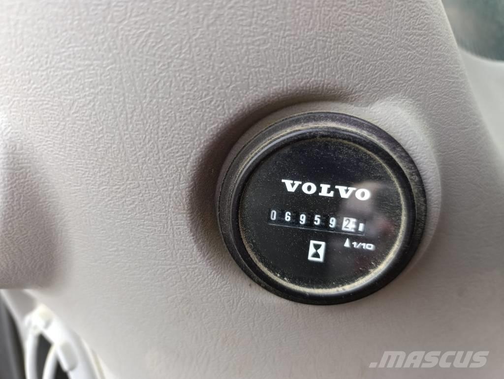 Volvo EW 210 D Bageri točkaši