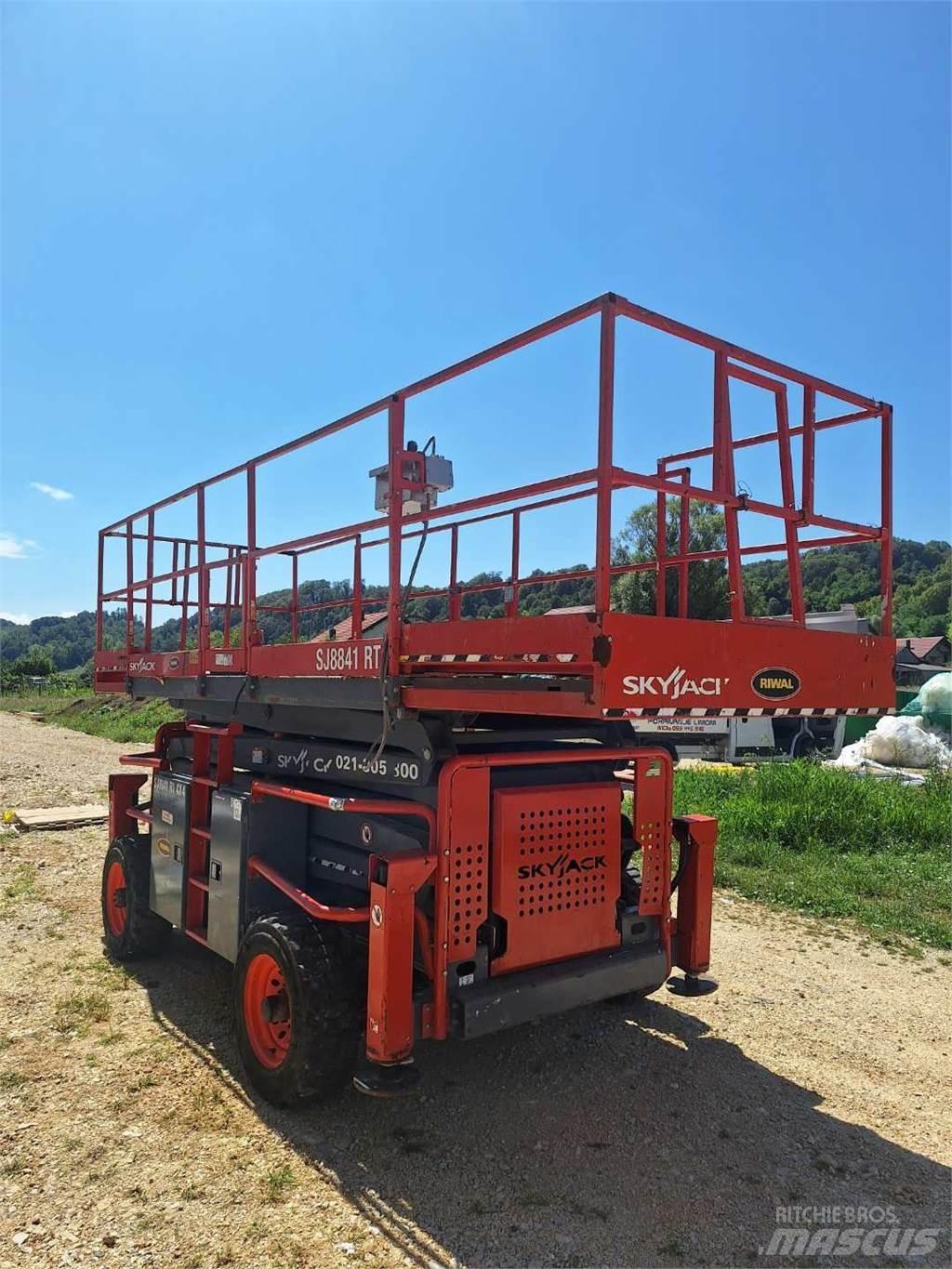 SkyJack 8841RT Makazaste platforme